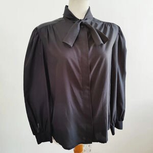 Vintage Bow Tie Blouse in Black / by Judy Bond / Size Medium